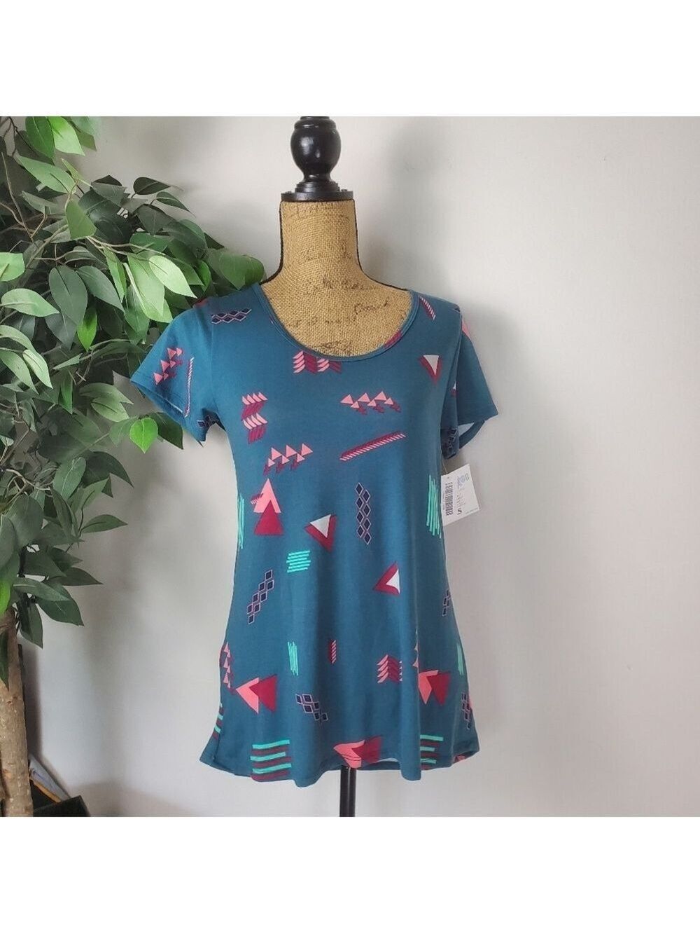 Lularoe Classic T Geometric Teal Top Size XXS